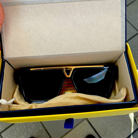 Louis Vuitton 1.1 Evidence Sunglasses - Picture 1 of 4